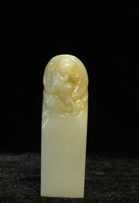 螭虎穿环扁章